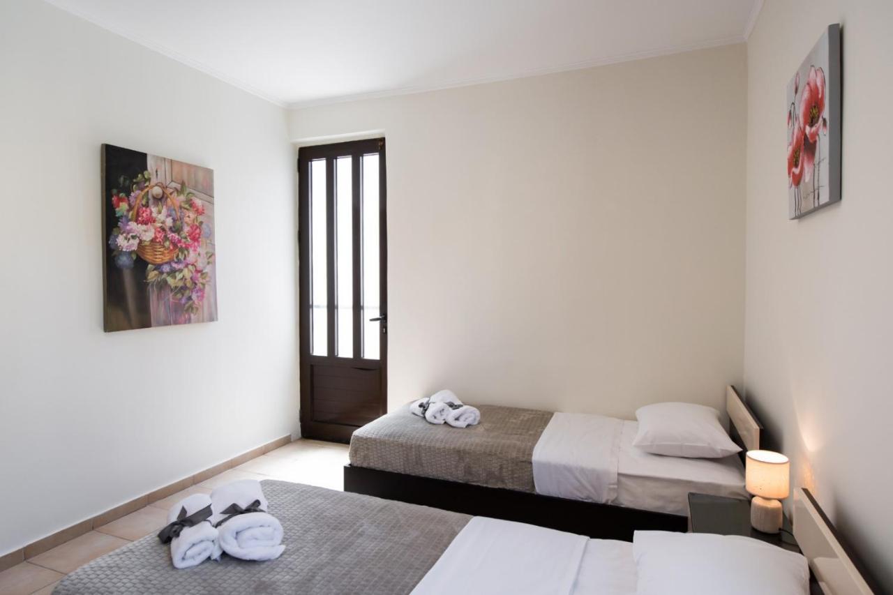 Irinis House Villa Komilion Luaran gambar